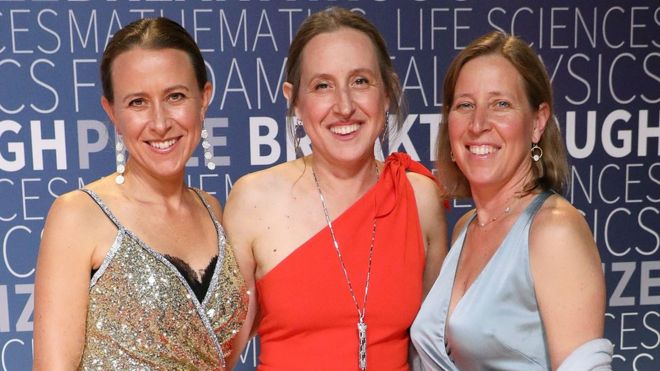 Anne Wojcicki (izquierda) y sus hermanas Janet Wojcicki y Susan Wojcicki.