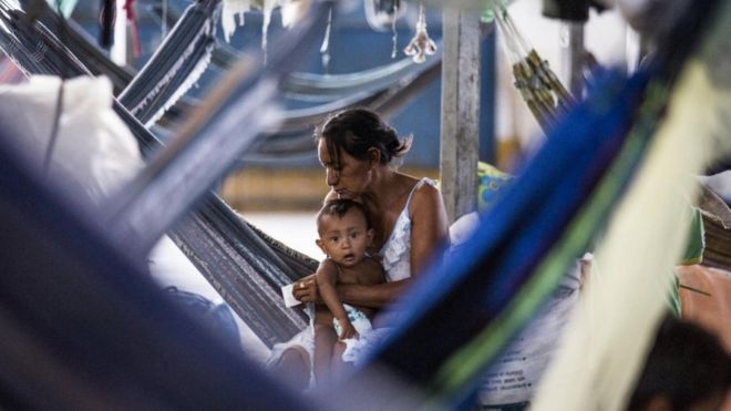Mulher venezuelana e seu bebê no abrigo de Pintolândia em Boa Vista, Roraima, Março 2019.