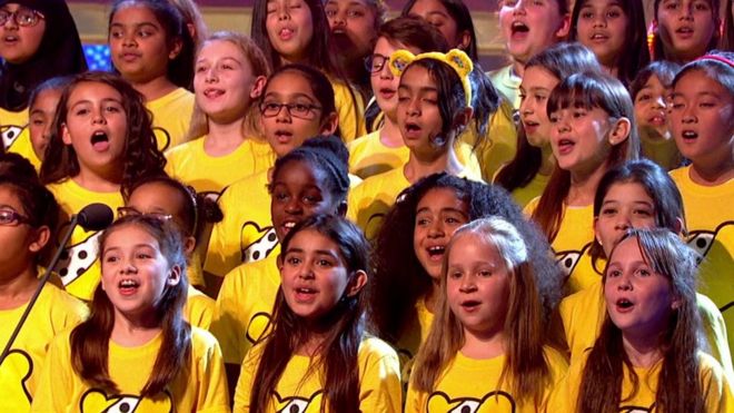 Детские хоры со всей Великобритании пели в унисон
