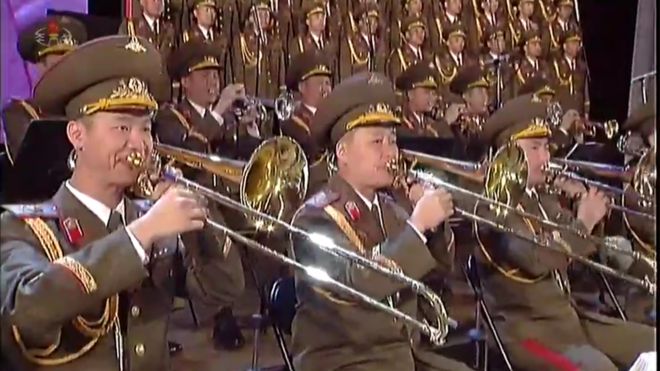 Государственный заслуженный хор и группа на Центральном телевидении Северной Кореи