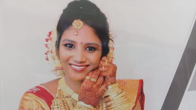 ඉන්දීය මවක් තම දියණියගේ 'මියගිය' දූෂකයා සොයාගත් හැටි - BBC News සිංහල