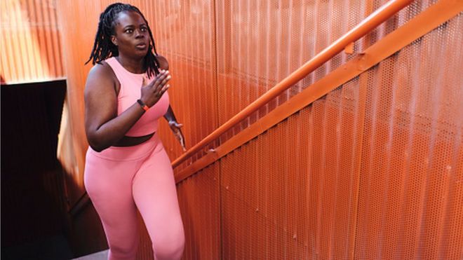 Femme qui fait du sport
