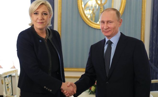 Президент России Владимир Путин встретился с кандидатом в президенты Франции от ультраправой партии "Национальный фронт" (FN) Марин Ле Пен