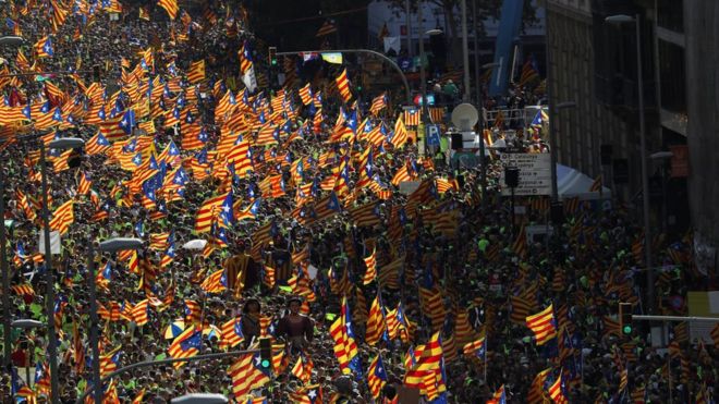 مظاهرة لمؤيدي الانفصال في برشلونة بمناسبة اليوم الوطني لكتالونيا