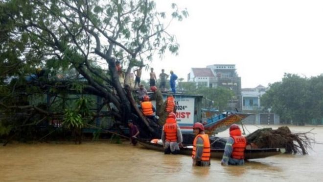 Cảnh ở Huế ngày 13/10