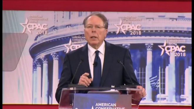乱射事件後にNRA会長が非難した7つのこと