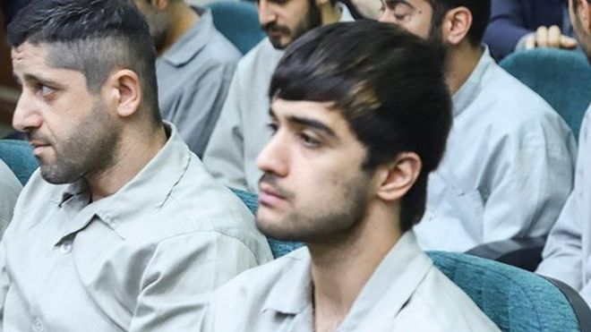 از راست محمد مهدی کرمی و محمد حسینی؛ حکم اعدام این دو نفر سیزدهم آذر از سوی دادگاهی در استان البرز صادر شده بود