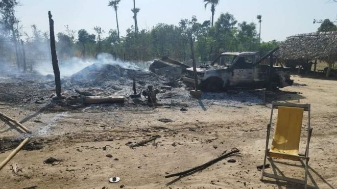 ဖျက်ဆီးခံရတဲ့ စစ်ကိုင်းမြို့နယ်ထဲက ပီဒီအက်ဖ် စခန်းတစ်ခု