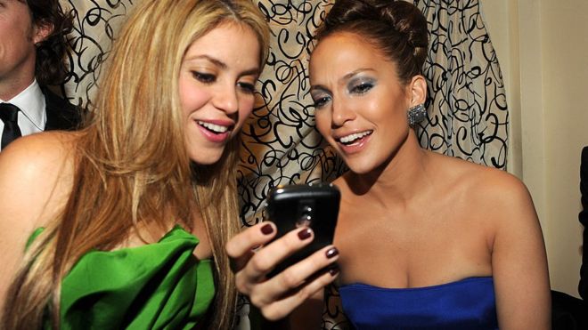 Shakira y Jennifer López en un evento de 2009.
