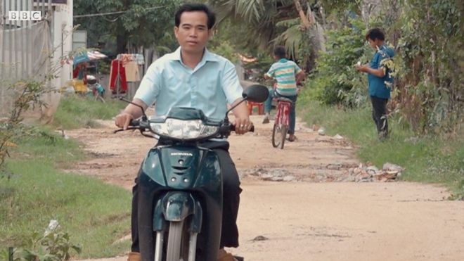 Thầy Hào vẫn dùng chiếc xe máy mua ở Việt Nam từ thời sinh viên