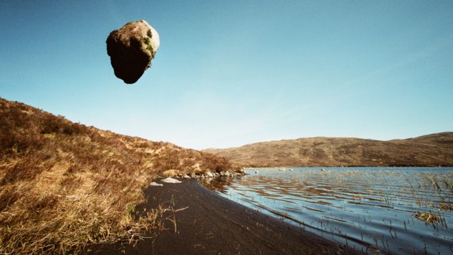 இந்தப் பாறைகள் அந்தரத்தில் நிற்பது எப்படி