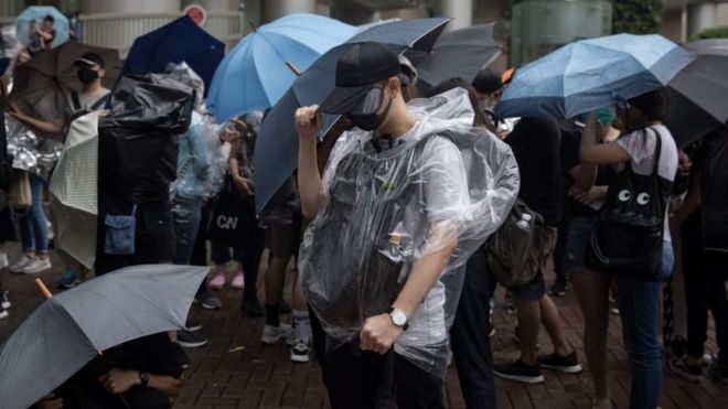 2019年7月31日，香港东区法院门外的抗议者