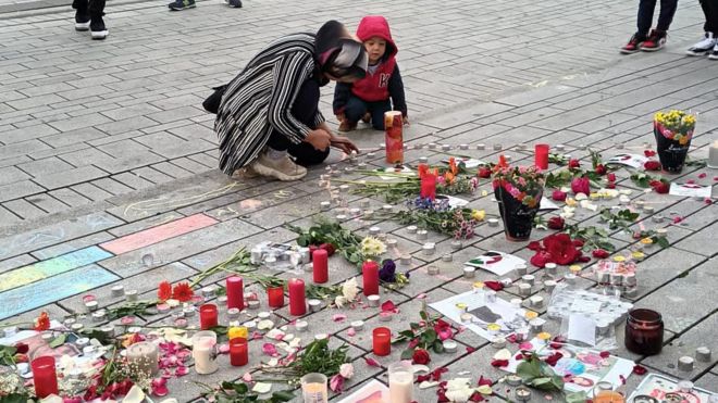 ب﻿ه یاد قربانیان انفجار در مرکز آموزشی کاج دشت برچی در هانوفر آلمان