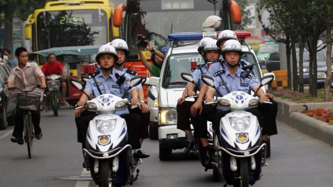 Полицейский патруль на мотоциклах в Сиане