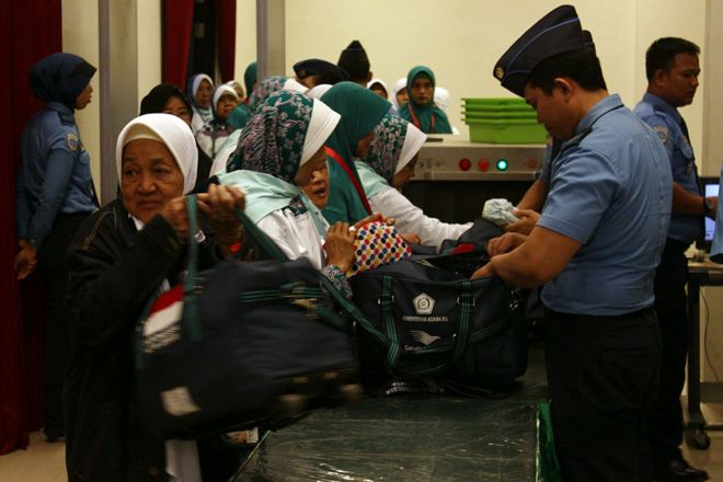 Ilustrasi pemeriksaan bagasi penumpang