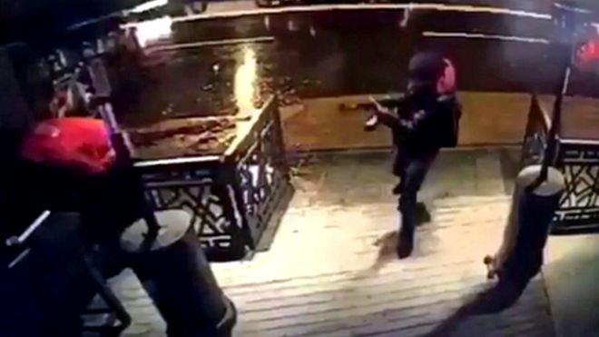 Video captures gunman entering Reina nightclub on 1 January 2017