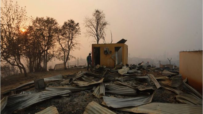 Casas destrozadas en Santa Olga.