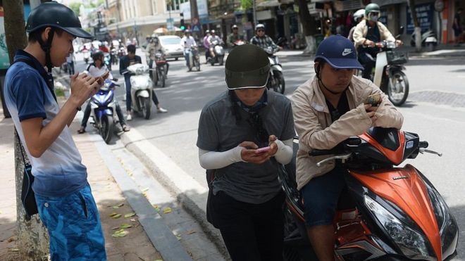 Пользователи смартфонов во Вьетнаме