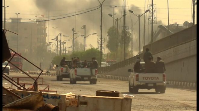 イラク軍は今週、中部の要衝ファルージャを過激派組織「イスラム国」（IS）から奪還したと発表した。BBCのジェレミー・ボーウェン記者が奪還直後のファルージャ中心部を取材した。
