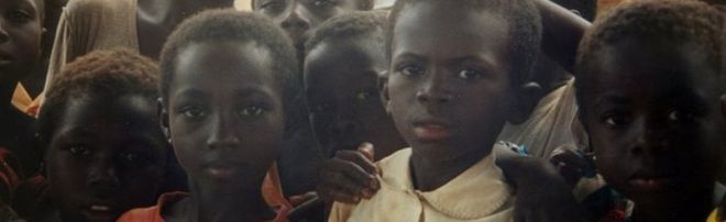 Школьники в деревне Памду, Гана