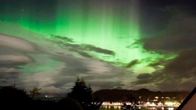 ஒபானில், புல்பிட் குன்றில் இருந்து நள்ளிரவு 1.30 மணிக்கு நிக் எடிங்டன் இந்த புகைப்படத்தை எடுத்துள்ளார்.