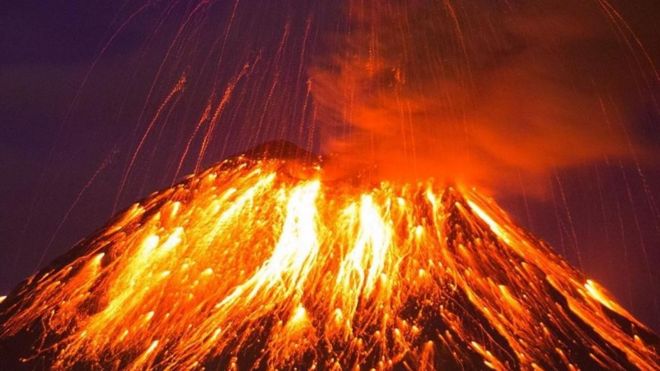 Volcán en erupción