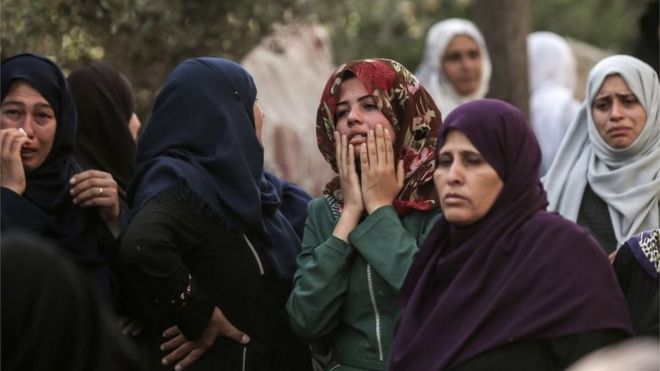 Палестинские женщины оплакивают убитого Израилем члена ХАМАС (28/05/18)