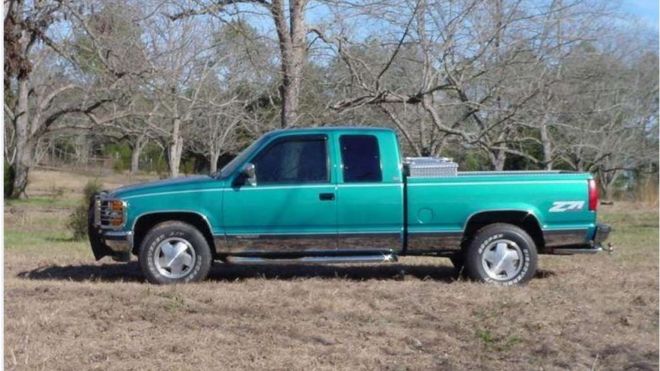 Сине-зеленый грузовик Chevrolet, похожий на тот, что видели свидетели на месте преступления