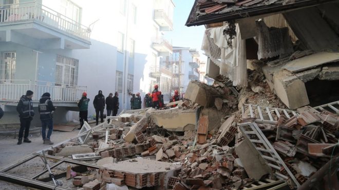 Срушена зграда у Турској