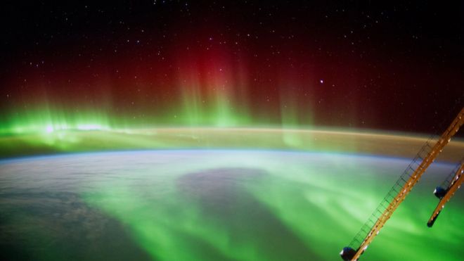 Полярное сияние, снимок с околоземной орбиты немецкого астронавта Александра Герста, 2014 год