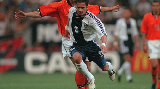 Мијатовић на утакмици са Холандијом у Тулузу 1998.