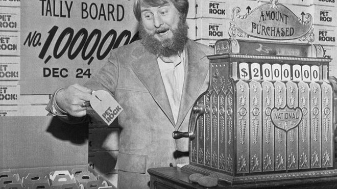 Pet Rock Creator Gary Dahl Working Behind a Register in 1975