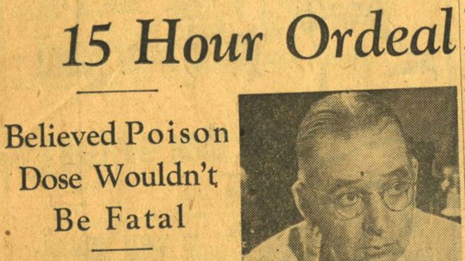 Capa do Chicago Daily Tribune de 3 de outubro de 1957, registrando a morte do pesquisador Karl P. Schmidt, famoso especialista em cobras morto após ser picado