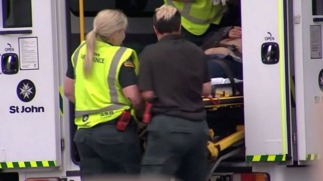 Mujer en ambulancia