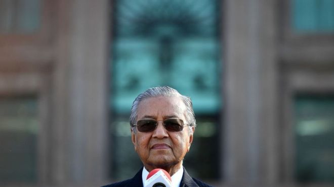 Tân Thủ tướng Mahathir Mohamad đang tâm lý thu hút sự ảnh hưởng của Trung Quốc ở Malaysia.