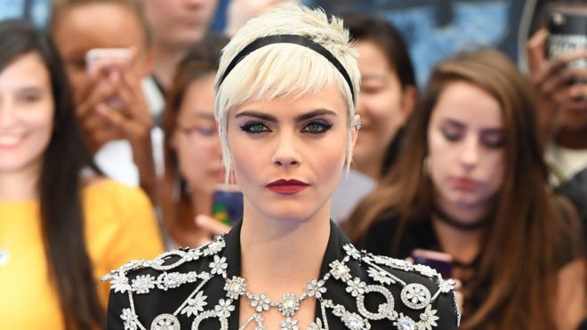 Изображение показывает модель и актриса Cara Delevingne