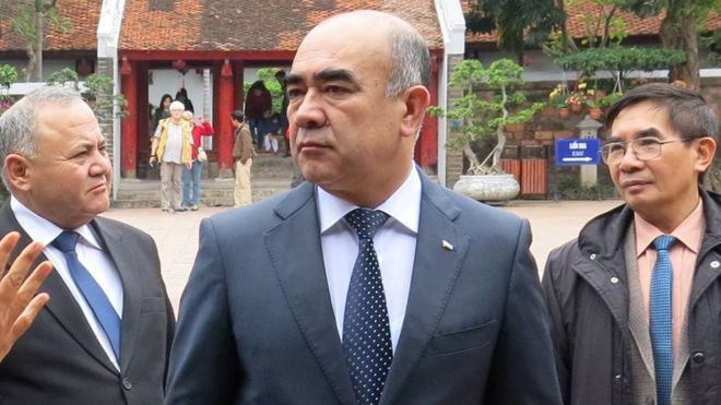 Зойир Мирзаев во время визита во Вьетнам в 2017 году