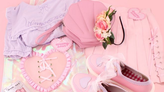 Розовые и фиолетовые предметы японской моды