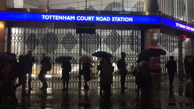 Станция метро Tottenham Court Road закрыта