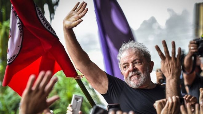 Lula em São Bernardo do Campo após sair da prisão