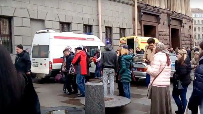 Причиной взрыва в Ростове-на-Дону назвали бытовой конфликт - BBC News