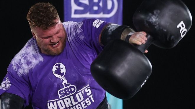 Scot Tom Stoltman retains World's Strongest Man title - BBC News