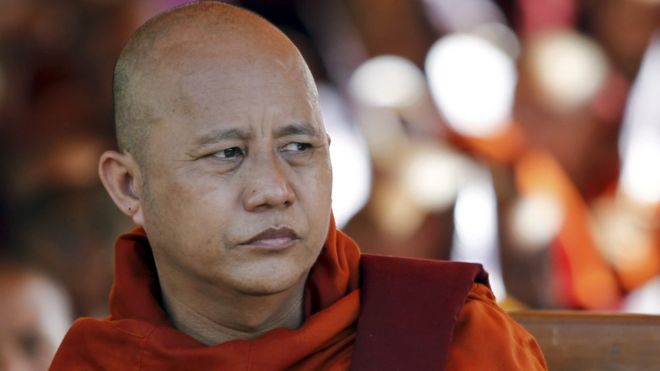 Мандалайский монах Ашин Виратху во время митинга по случаю триумфа Закона о защите гражданства в Мандалае