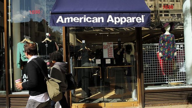 American Apparel - один из многих крупных брендов High Street, потерпевший крах перед лицом растущей онлайн-конкуренции