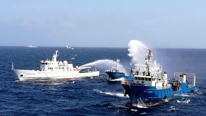 Ảnh chụp ngày 4/7 2016 cho thấy các tàu TQ tham gia tập trận ở Biển Đông