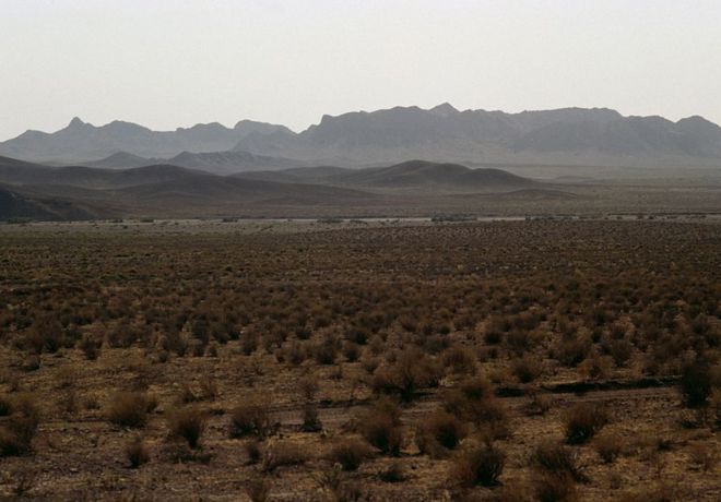 IRAN - APRIL 13: Desert landscape with vegetation, Khorasan, Iran. (Photo by DeAgostini/Getty Images)