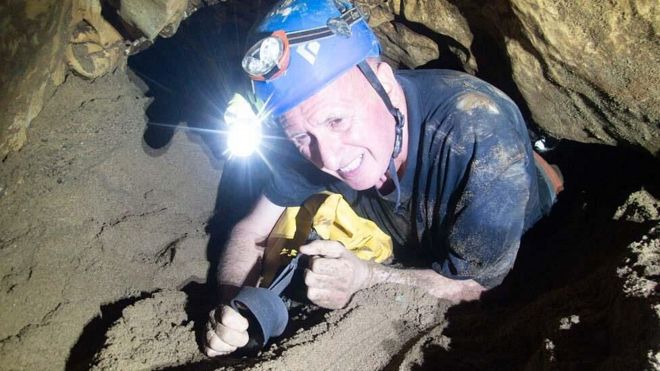 Thai cave rescue: Duangphet Phromthep, Wild Boars captain, dies in UK - BBC  News