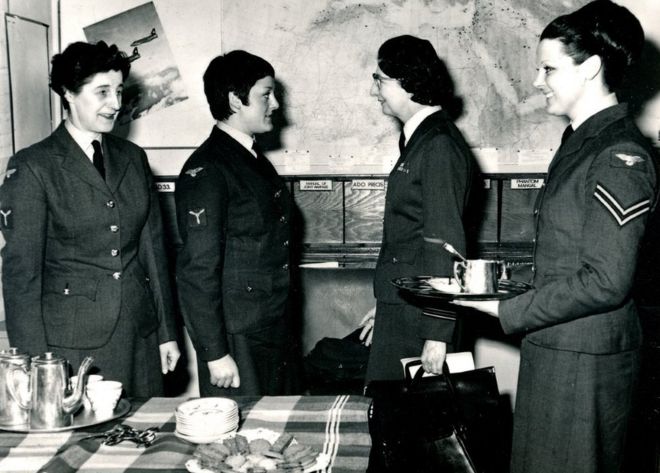 Фото 1960-х годов, когда женщины работали в бункере холодной войны в Холмптоне