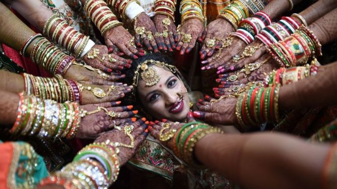 திருமணத்துக்கு பயந்து இந்தியா வர மறுக்கும் இளம்பெண்ணின் கதை