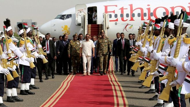 Премьер-министр Эфиопии Абий Ахмед прибыл в качестве посредника в Хартум, Судан, 7 июня 2019 года